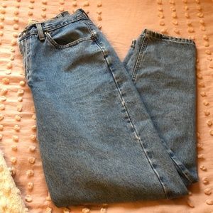 vintage high rise mom jeans- fits size 8